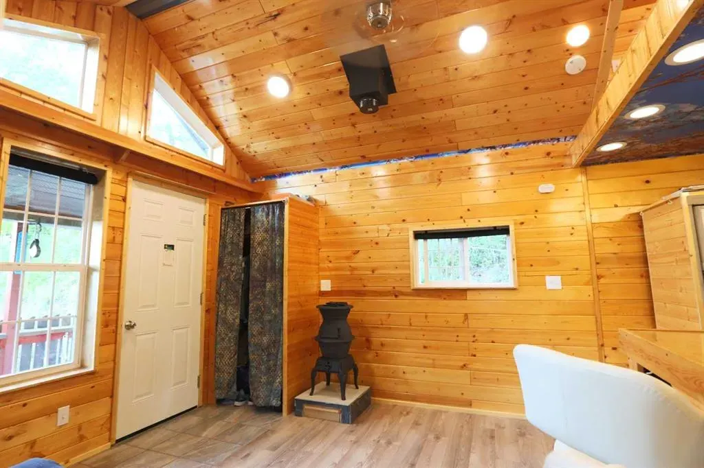 44101 #342 Range Road 214