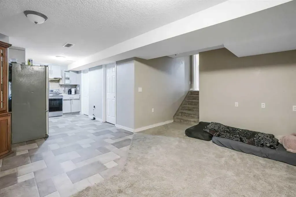 6216 Taralea Park NE