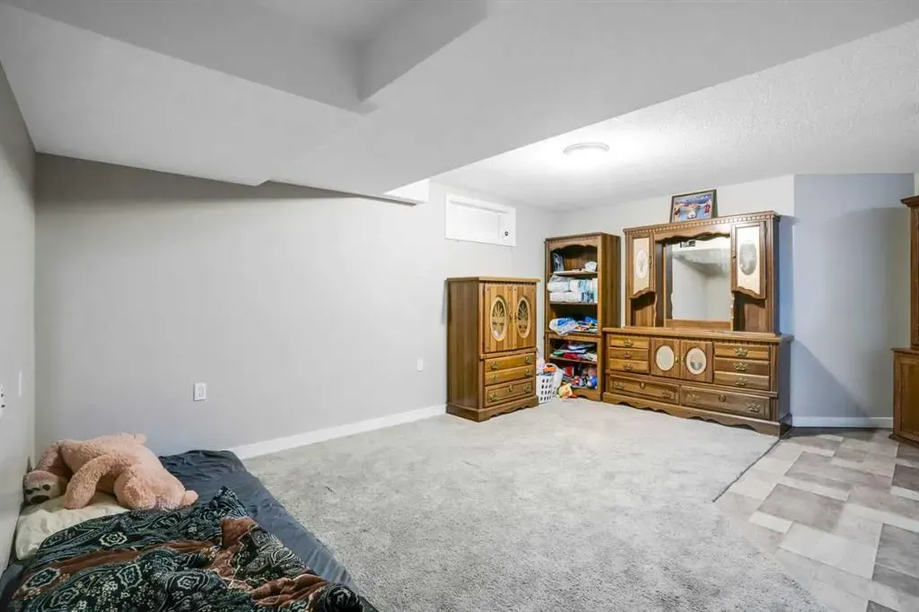 6216 Taralea Park NE