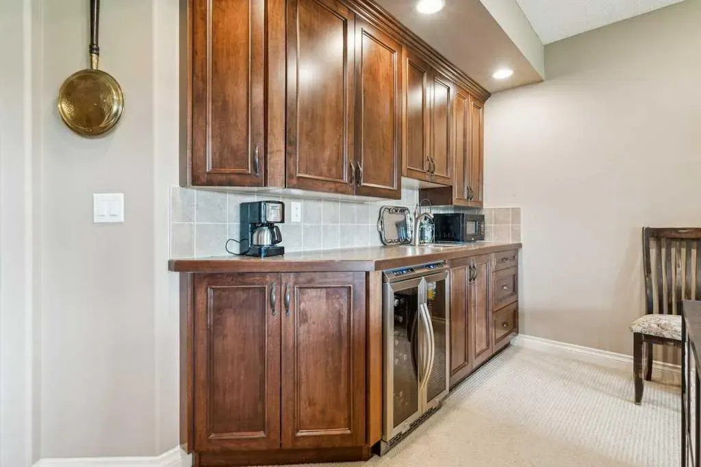 156 Tuscany Ravine Heights NW
