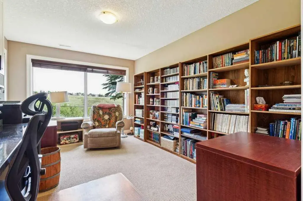 156 Tuscany Ravine Heights NW