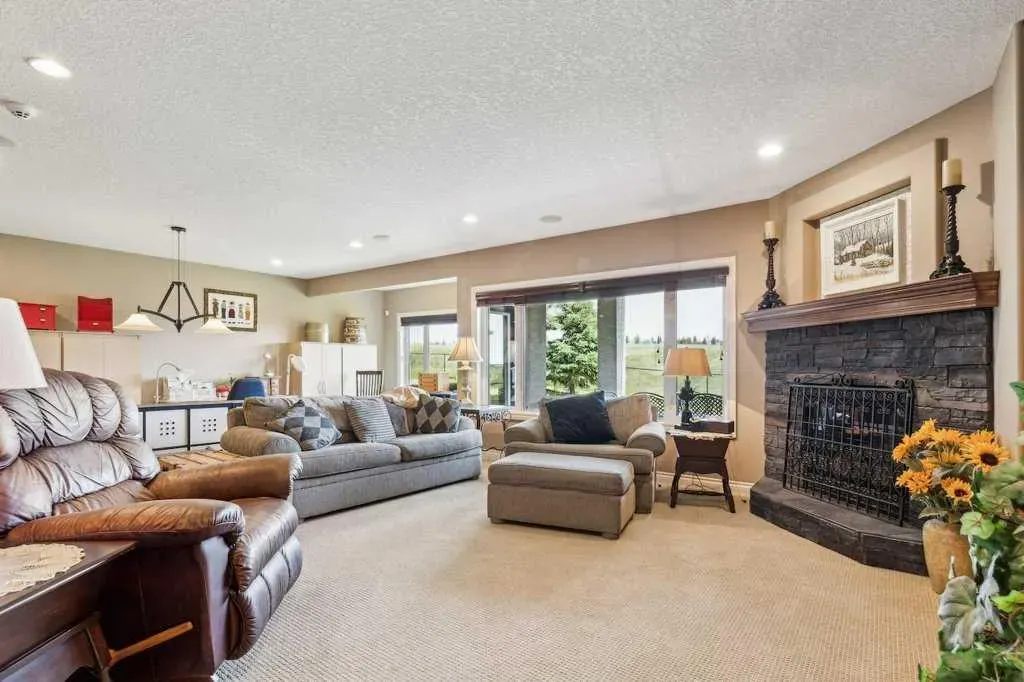 156 Tuscany Ravine Heights NW