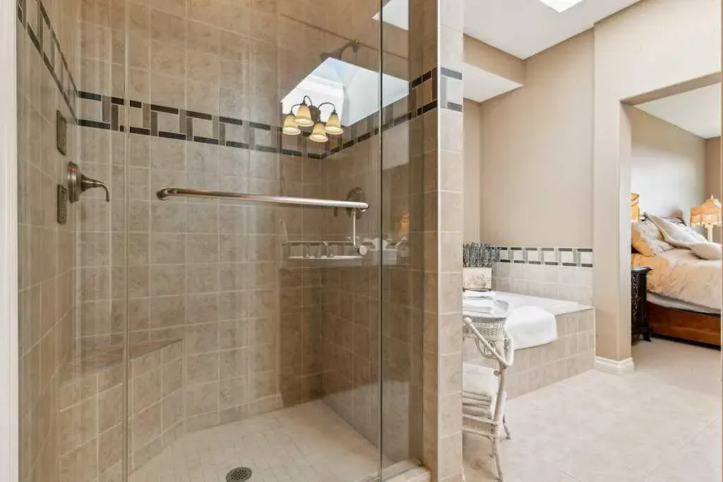 156 Tuscany Ravine Heights NW
