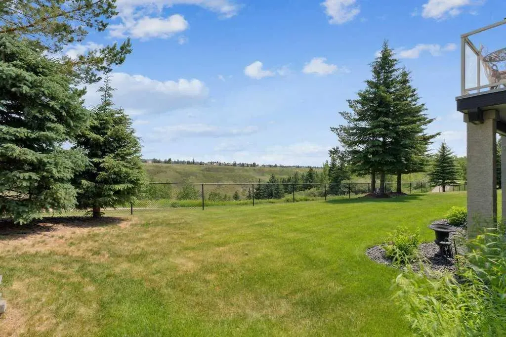 156 Tuscany Ravine Heights NW