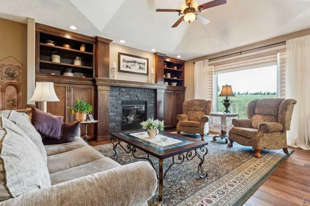 156 Tuscany Ravine Heights NW