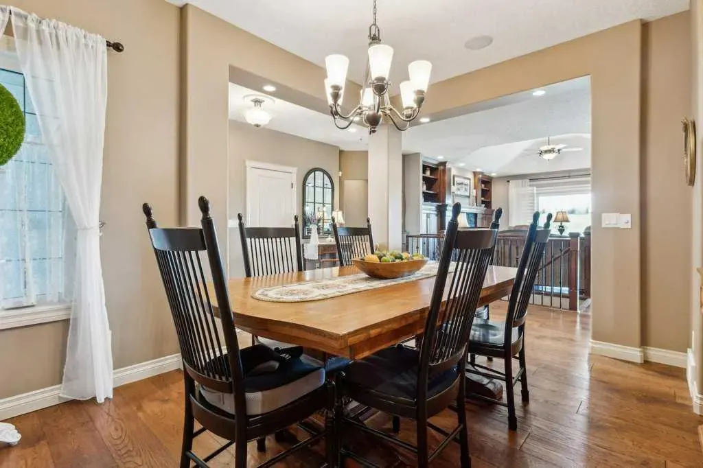 156 Tuscany Ravine Heights NW