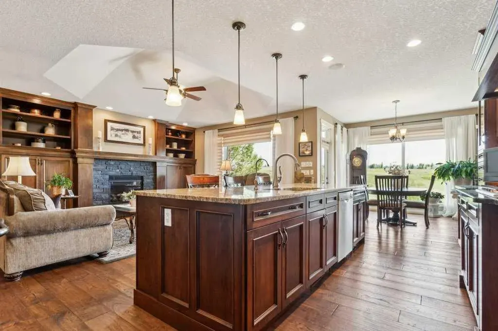 156 Tuscany Ravine Heights NW