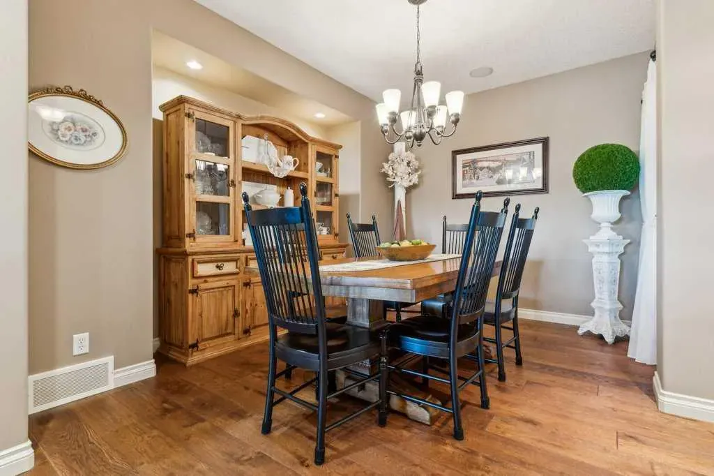 156 Tuscany Ravine Heights NW