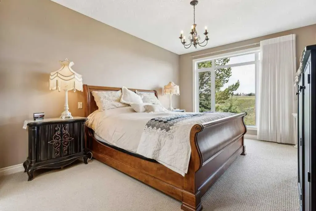 156 Tuscany Ravine Heights NW