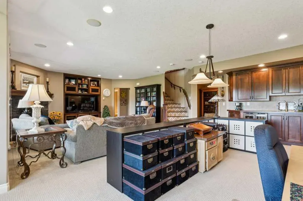 156 Tuscany Ravine Heights NW
