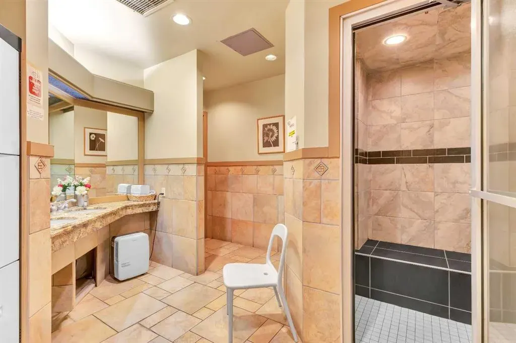 4555 Varsity Lane NW, #305