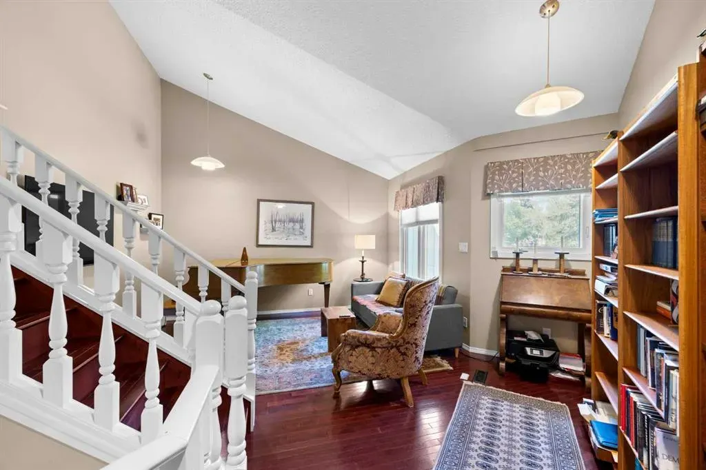 3843 Point Mckay Road NW