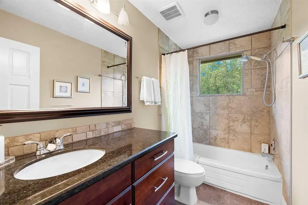3843 Point Mckay Road NW