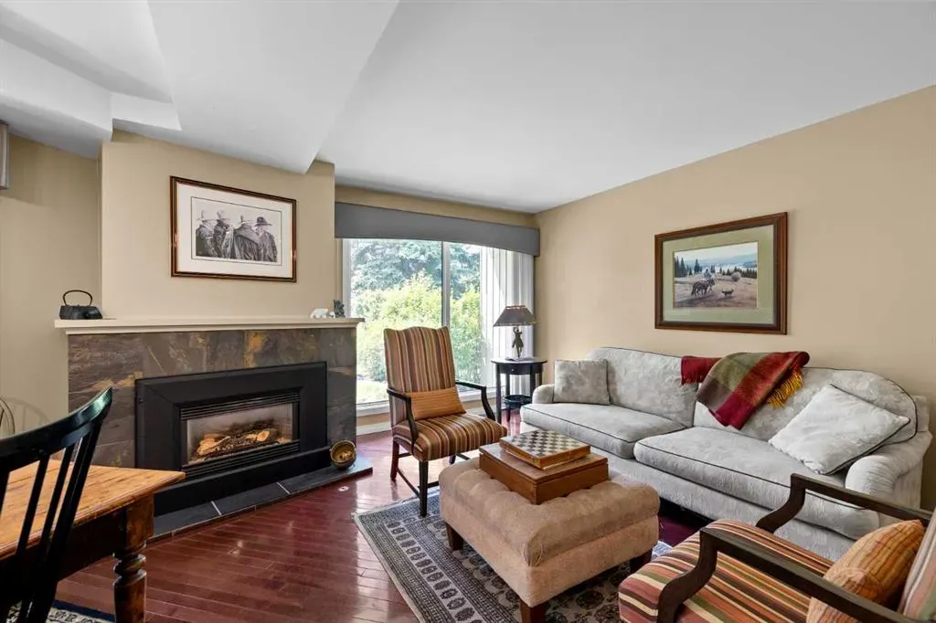 3843 Point Mckay Road NW