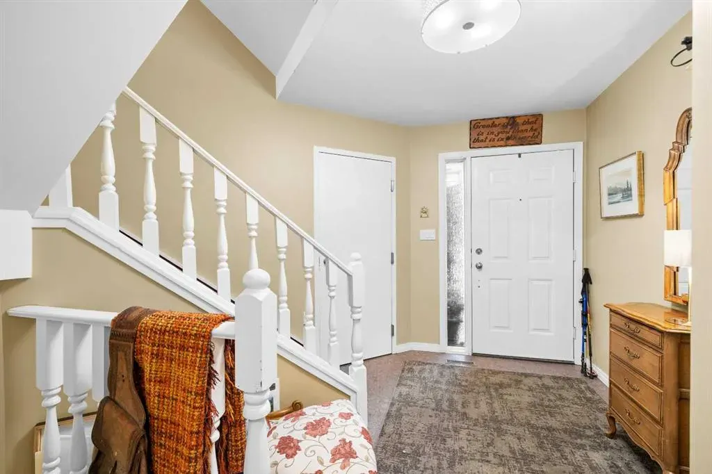 3843 Point Mckay Road NW