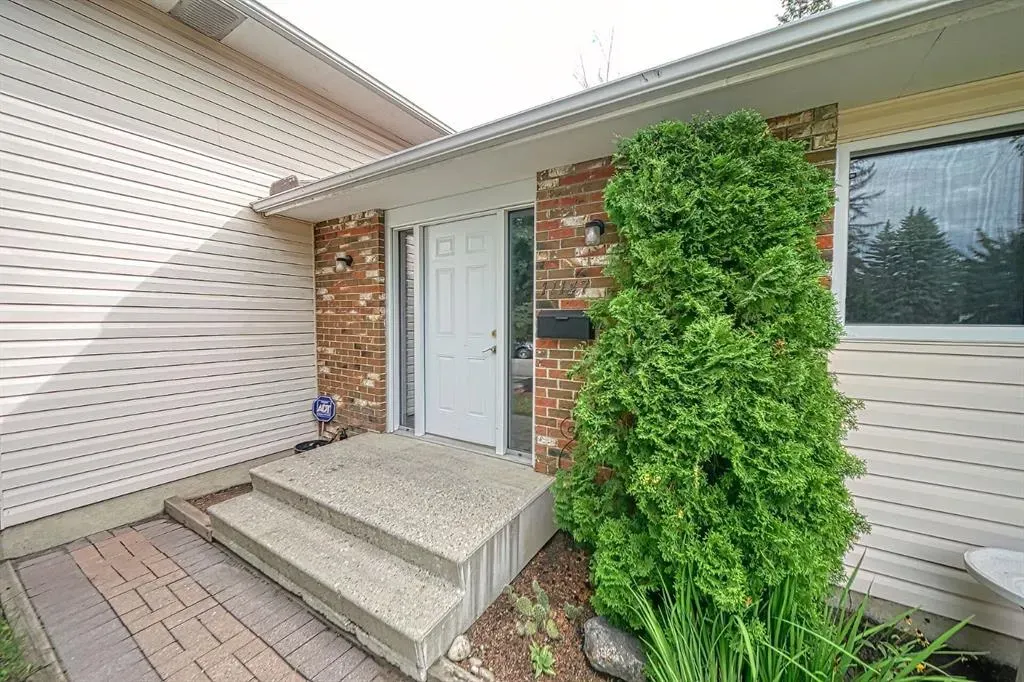 11147 Southdale Road SW
