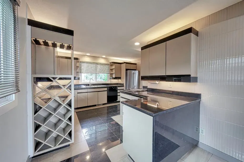 11147 Southdale Road SW