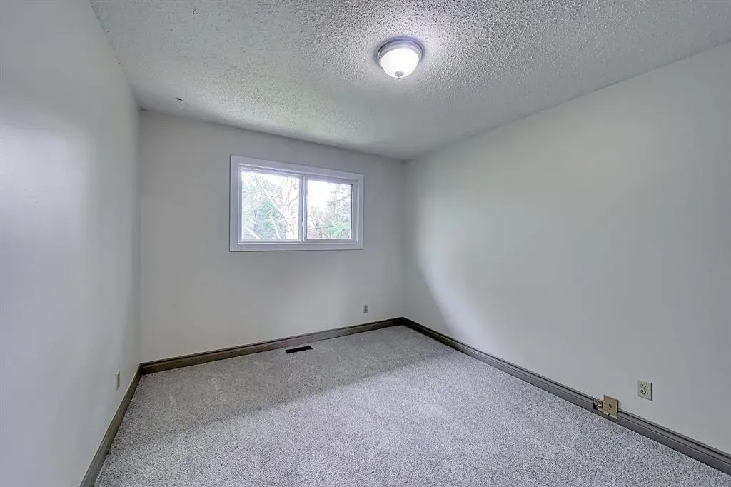 11147 Southdale Road SW