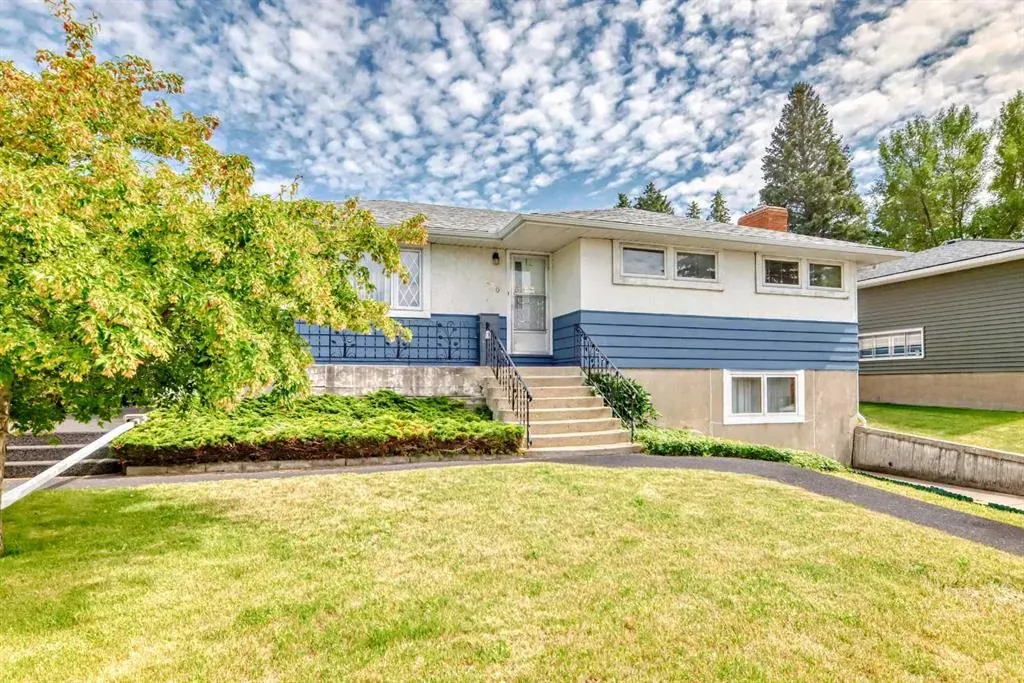 220 Cardiff Drive NW