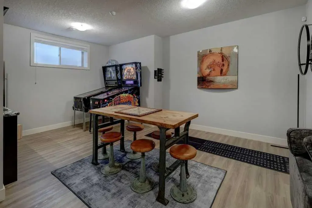 1138 Coopers Drive SW