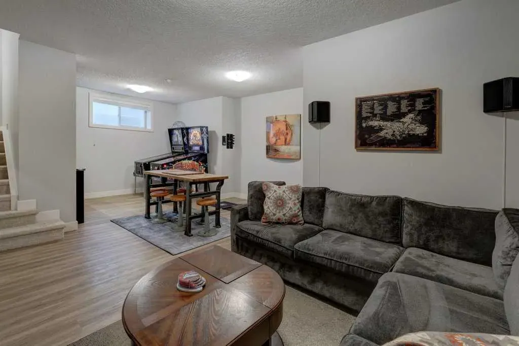 1138 Coopers Drive SW