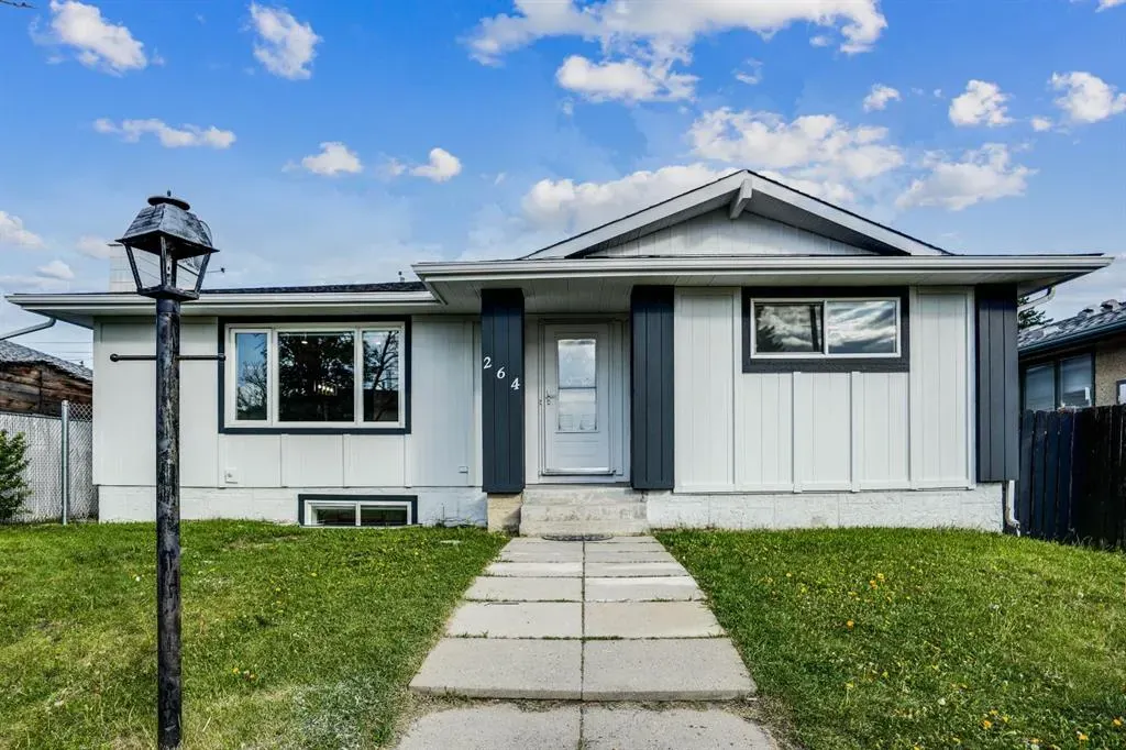 264 Penbrooke Close SE