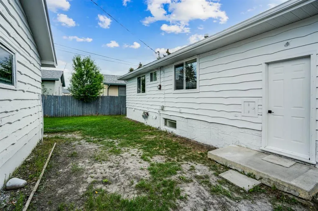 264 Penbrooke Close SE
