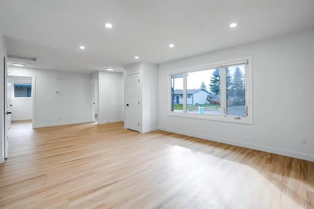 264 Penbrooke Close SE