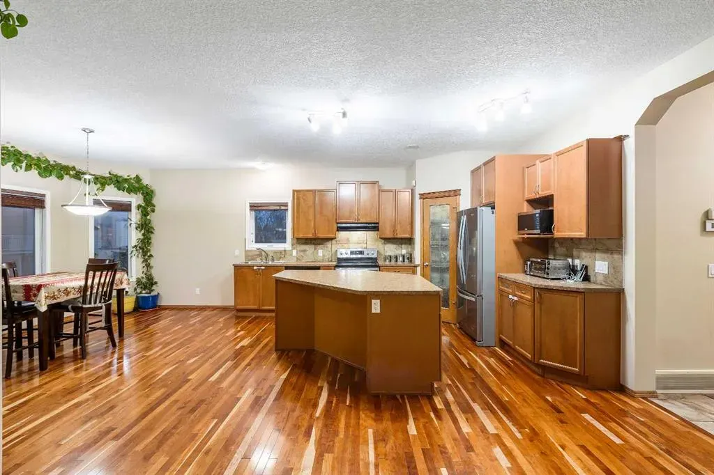 213 Hawkmere Close