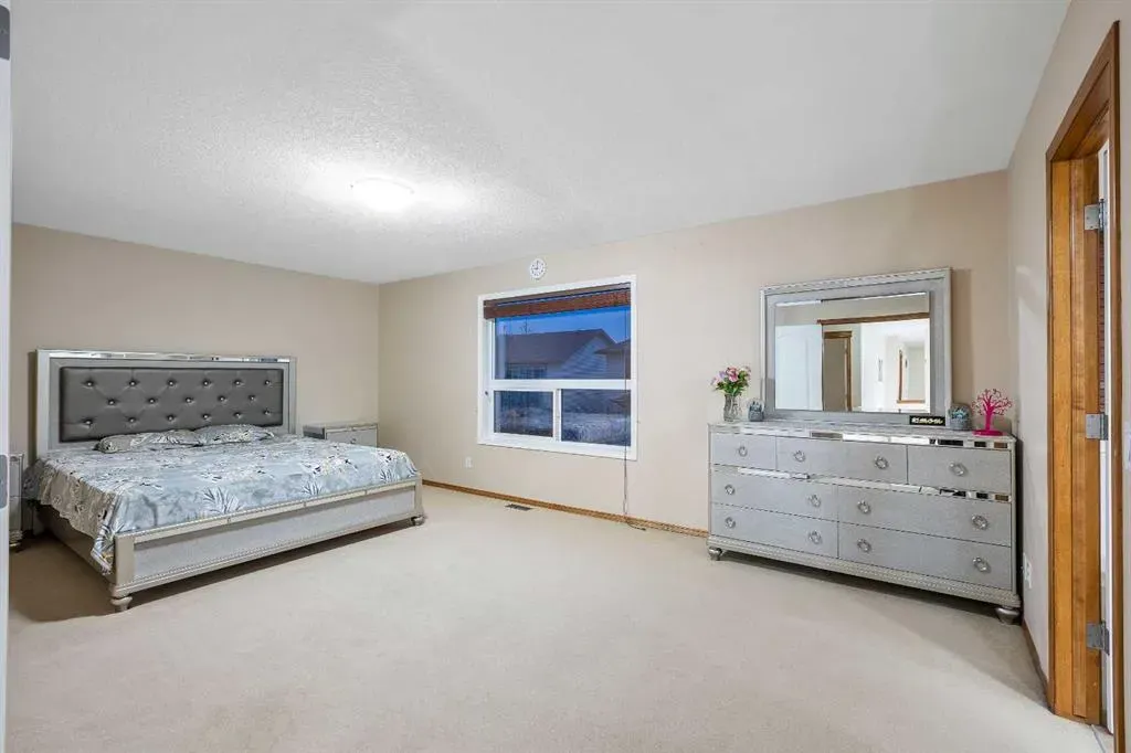 213 Hawkmere Close