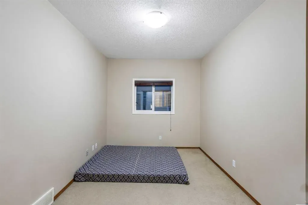 213 Hawkmere Close