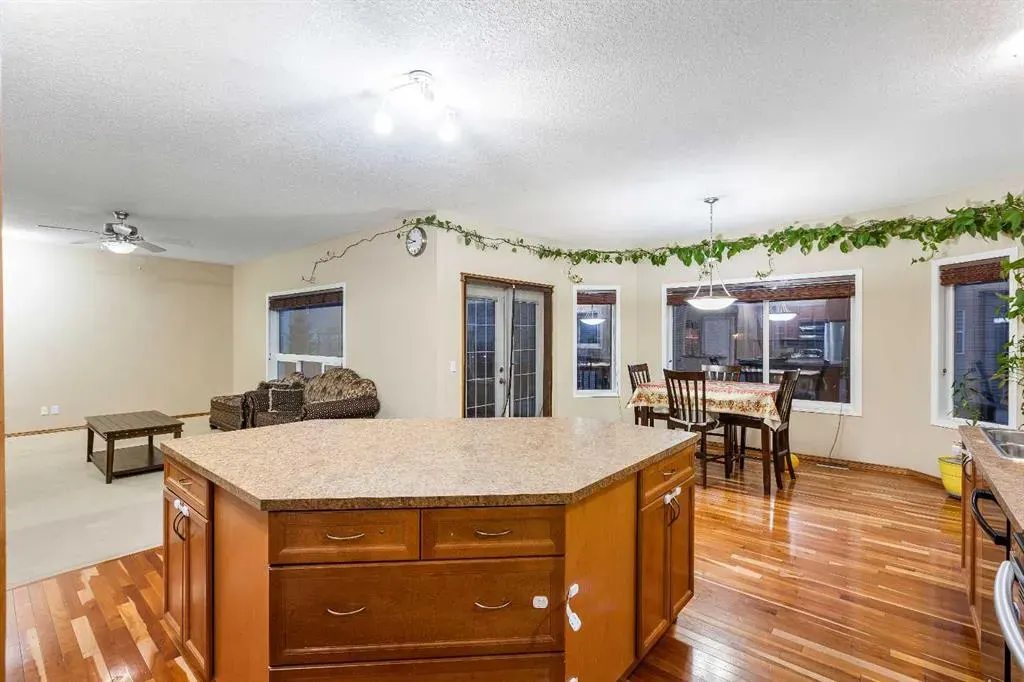 213 Hawkmere Close