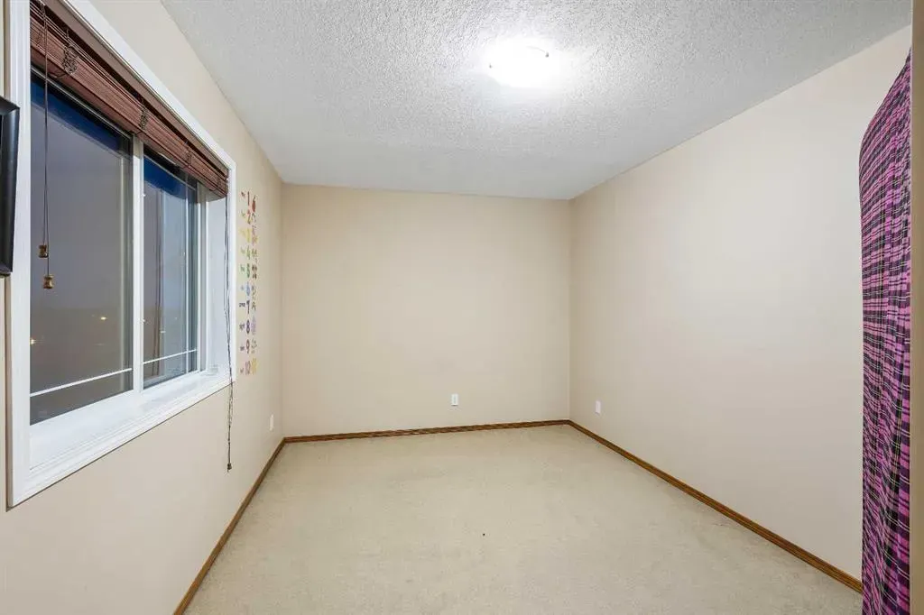 213 Hawkmere Close