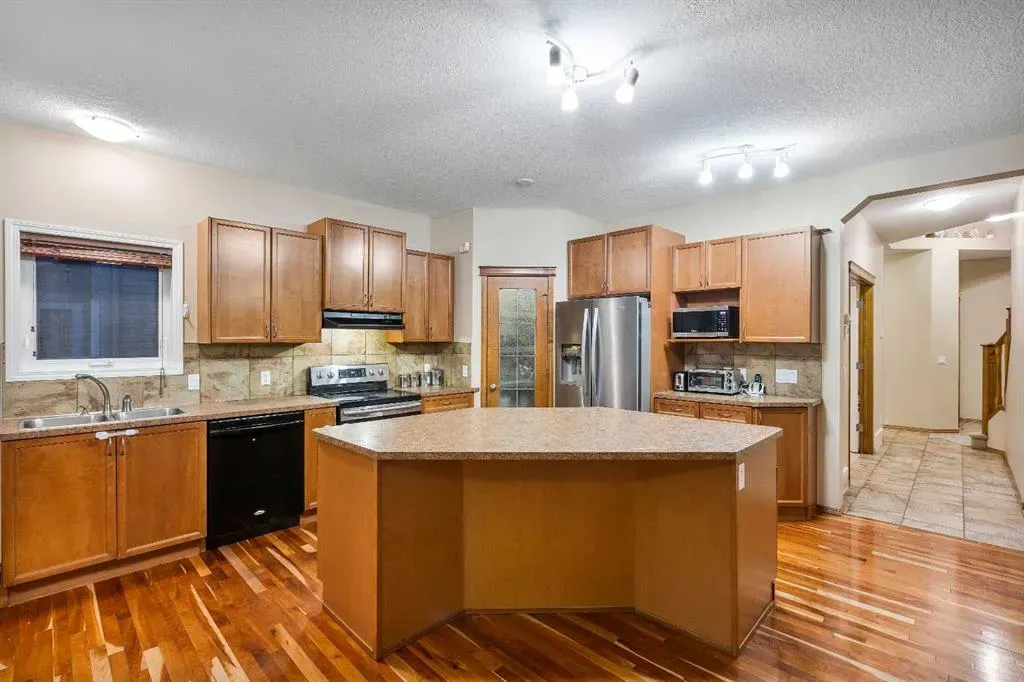 213 Hawkmere Close