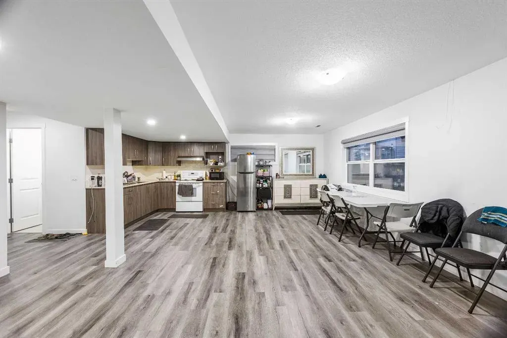 213 Hawkmere Close