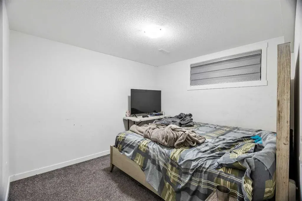 213 Hawkmere Close