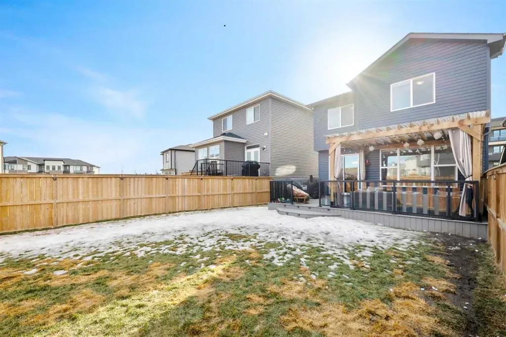 132 Wolf Hollow Crescent SE
