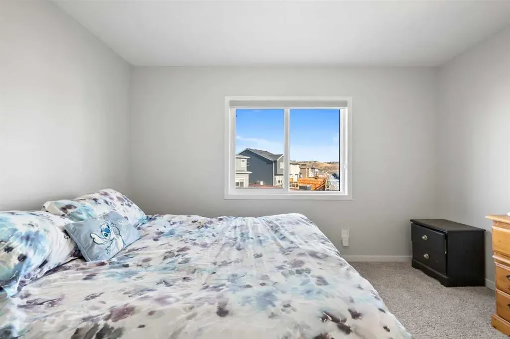 132 Wolf Hollow Crescent SE
