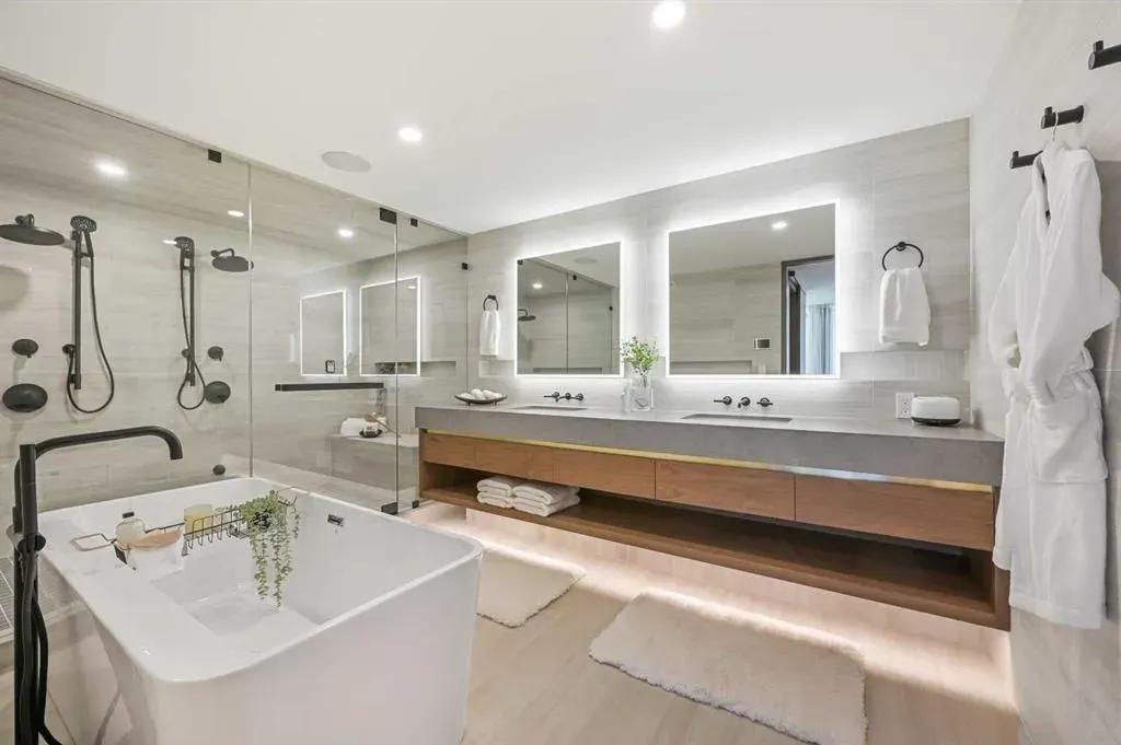 100 10A Street NW, #805