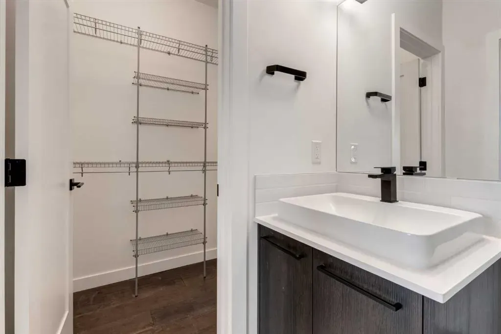2702 17 Avenue SW, #404