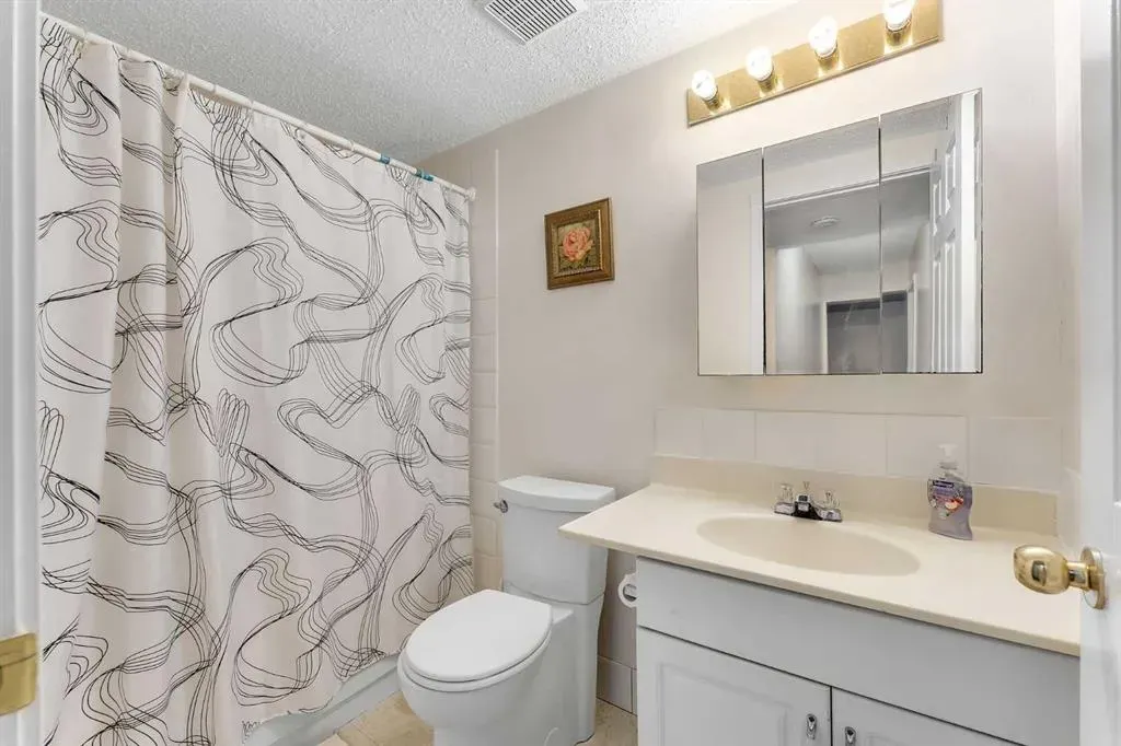 345 Coral Keys Villas NE