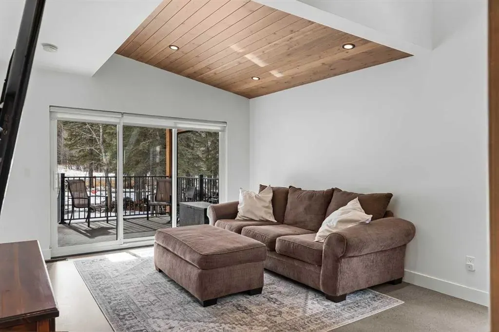 104 River's Bend Way