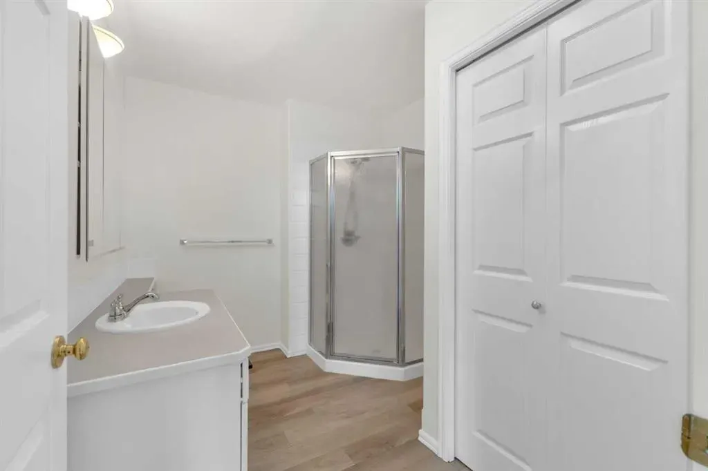 6118 53 Avenue, #408