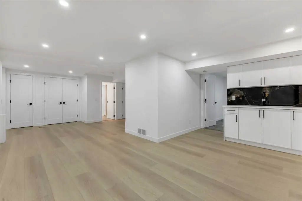63 Bernard Place NW