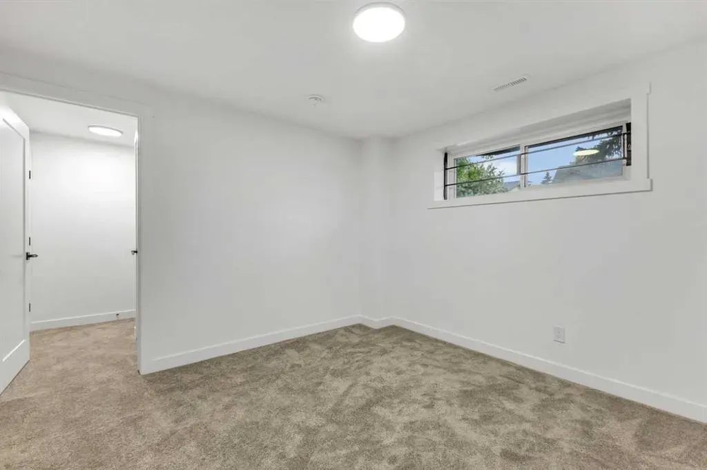 63 Bernard Place NW