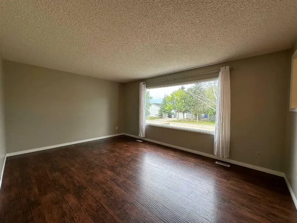 806 Almond Almond Avenue