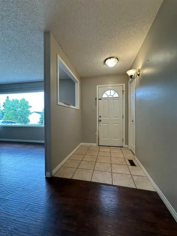 806 Almond Almond Avenue