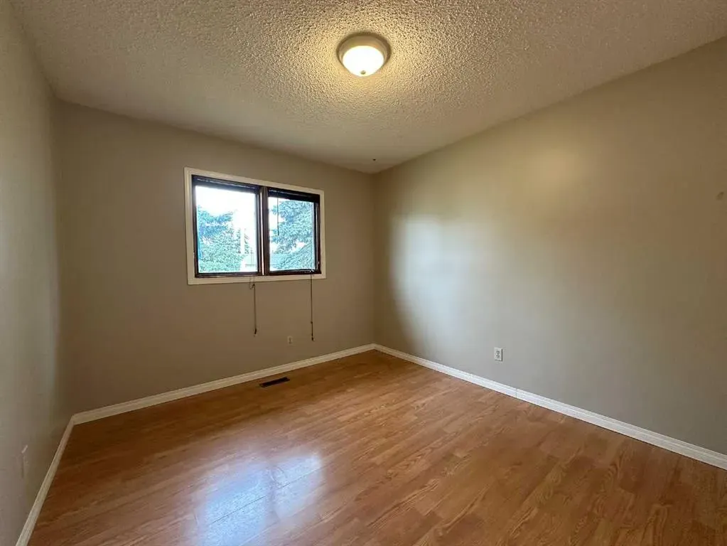 806 Almond Almond Avenue