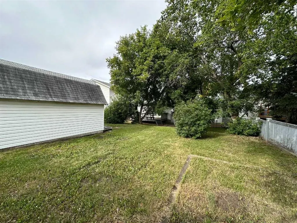806 Almond Almond Avenue