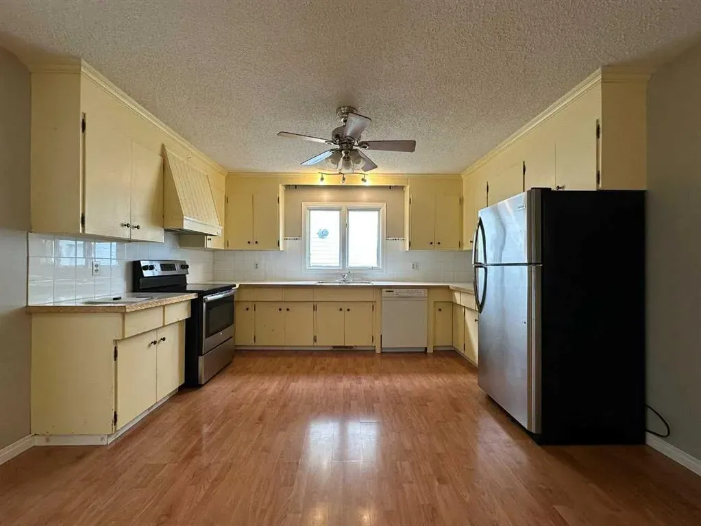 806 Almond Almond Avenue